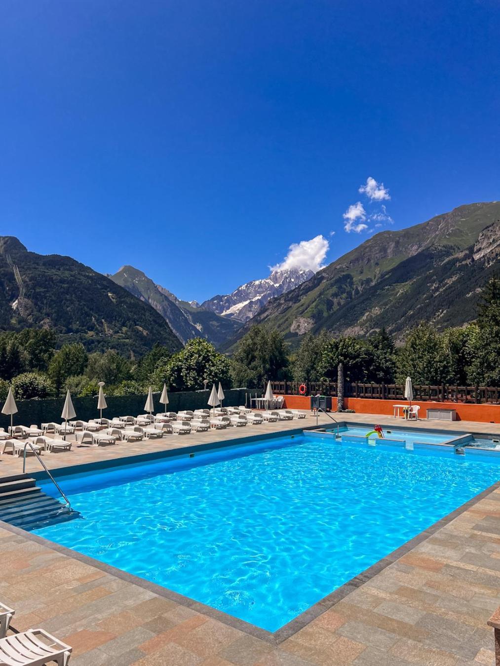 Bijoux Des Alpes - Mont Blanc Village Ла Сале Екстериор снимка