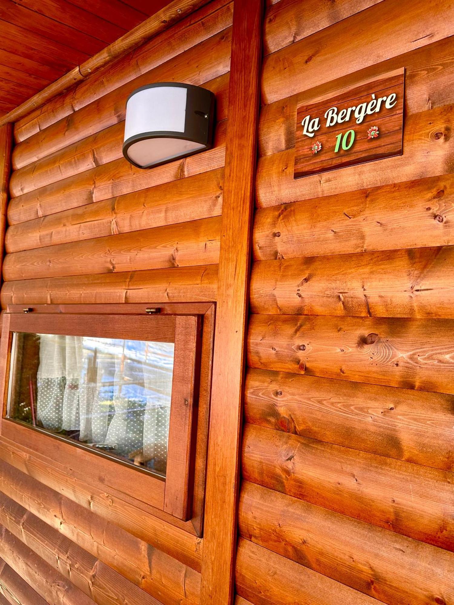 Bijoux Des Alpes - Mont Blanc Village Ла Сале Стая снимка