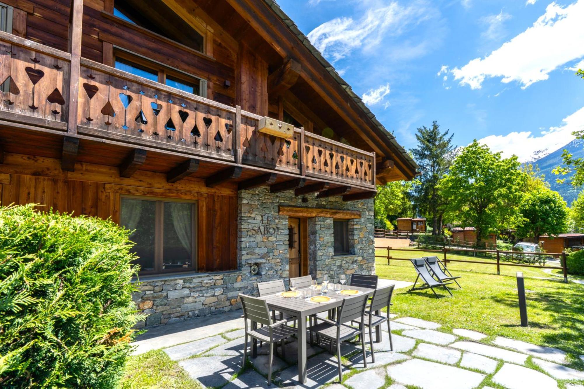 Bijoux Des Alpes - Mont Blanc Village Ла Сале Екстериор снимка
