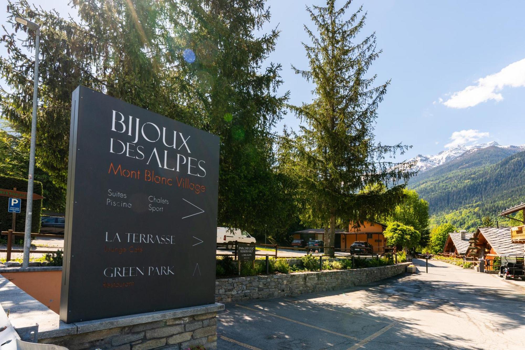 Bijoux Des Alpes - Mont Blanc Village Ла Сале Екстериор снимка